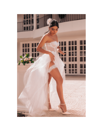 Ensemble 4 pièces blanc, bustier, string et 2 jarretières 